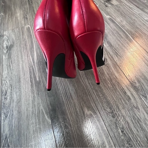 STEVE MADDEN KNOCK BOOTIES red stripe heels boots 6.5 marks on bottom see pics - Picture 13 of 16